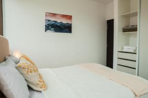 Sky Suites - Stunning Location with a great view of La Paz客房内的一张或多张床位