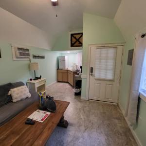 Kuchyň nebo kuchyňský kout v ubytování Fern Gully cabin