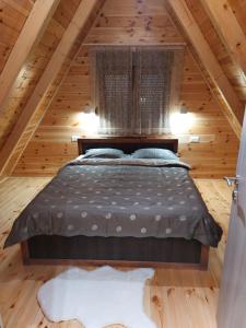 Tempat tidur dalam kamar di Snowflake