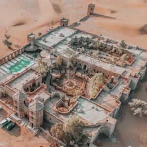 Foto da galeria de Hotel Cafe Du Sud em Merzouga mais 38 fotos