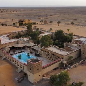A piscina localizada em Hotel Cafe Du Sud ou nos arredores