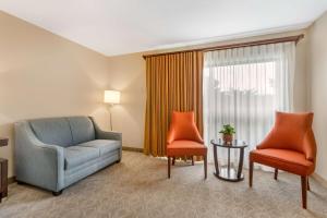 Posezení v ubytování Best Western Plus Monterey Inn