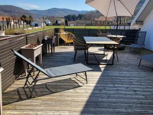 Fotografia z galérie ubytovania Superbe appartement lumineux avec terrasse, 3 chambres, proche des commerces et stations de ski - FR-1-589-431 v destinácii Le Thillot