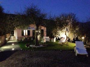 A garden outside Casa vacanze gli ulivi