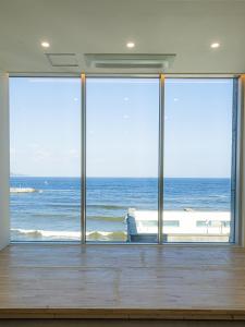 a room with a view of the ocean at OOU SPACE in Geoje