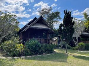 Zahrada ubytování Pai Kiniman Resort