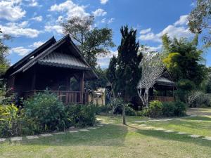 Zahrada ubytování Pai Kiniman Resort