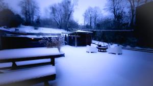 Photo de la galerie de l'établissement Gîte Ô 29 #CONTAINER POOL#JACUZZI#, à Namur