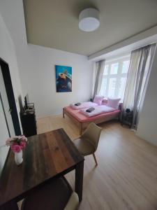 Televízia a/alebo spoločenská miestnosť v ubytovaní Skořepka15 apartment Brno-střed