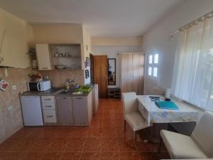 Η κουζίνα ή μικρή κουζίνα στο Apartment Tino +2 φωτογραφίες