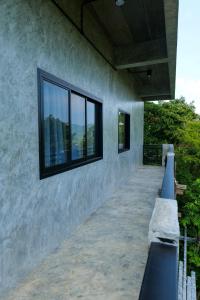 Uma varanda ou terraço em Deishaview Jungle Hostel
