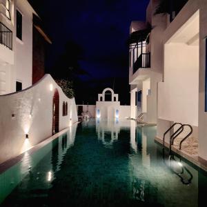 Bassein majutusasutuses Ipoh Santorini Hideaway - Hotel Inspired või selle lähedal