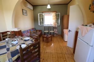 Kuchyň nebo kuchyňský kout v ubytování Antigone Apartments