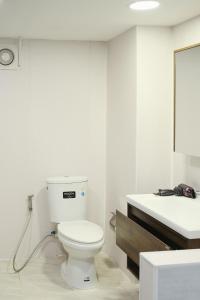 Ένα μπάνιο στο Hidden Gems in China town, 2BR +38 φωτογραφίες