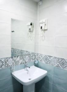A bathroom at Casa Del Mar