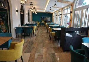 A restaurant or other place to eat at Hotel Pepa