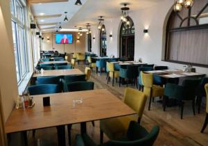 A restaurant or other place to eat at Hotel Pepa