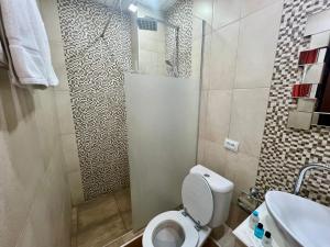 Phòng tắm tại Family Hotel