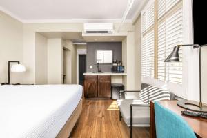 Hotel Petaluma, Tapestry Collection by Hilton客房内的一张或多张床位