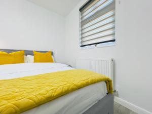 Łóżko lub łóżka w pokoju w obiekcie Ensuite Luxury Bedroom In Purfleet