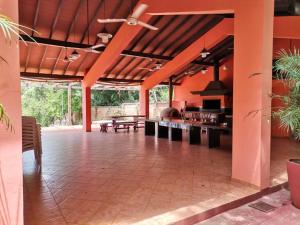 Imagen de la galería de Quinta Los Lapachos de Ypané, en Ypane