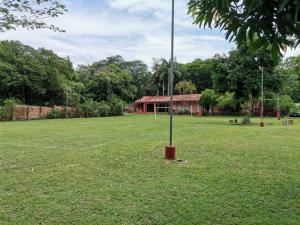 Imagen de la galería de Quinta Los Lapachos de Ypané, en Ypane