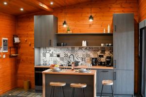 Kuchyň nebo kuchyňský kout v ubytování VB ECO SUITES