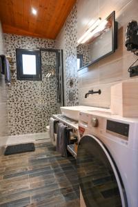 Кухня или мини-кухня в VB ECO SUITES
