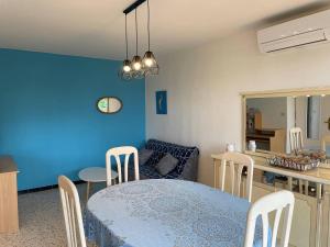 Fotografia z galérie ubytovania Appartement spacieux T3 climatisé, 4 couchages, Balaruc-les-Bains, proche commodités, avec WiFi - FR-1-680-31 v destinácii Balaruc-les-Bains