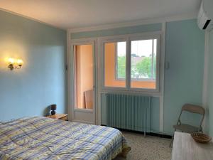 Fotografia z galérie ubytovania Appartement spacieux T3 climatisé, 4 couchages, Balaruc-les-Bains, proche commodités, avec WiFi - FR-1-680-31 v destinácii Balaruc-les-Bains