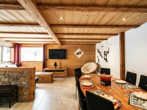 Et tv og/eller underholdning på Grand appartement 4 pièces, 8 pers, animaux admis - FR-1-676-173