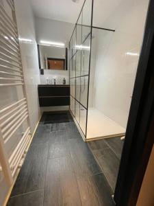 Ένα μπάνιο στο Flat vane & Soun