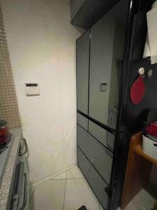 Kuchyň nebo kuchyňský kout v ubytování 919Takarazuka 宝塚駅前 デザイナーズ2Bed Room Max6人甲子園-大阪-神戸迄25分