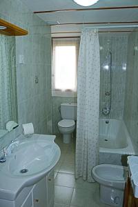 Koupelna v ubytování L'arome de Ainsa