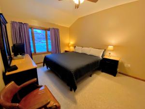 V3 Gorgeous SKI-IN Mountain View Townhouse with great views in Bretton Woods Fast wifi客房内的一张或多张床位