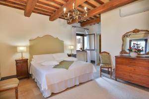 Pietra Campana Italian Villa Orvieto客房内的一张或多张床位