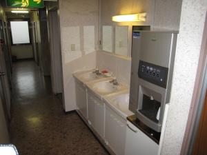 Kuchyň nebo kuchyňský kout v ubytování Asakusa Hotel Fukudaya