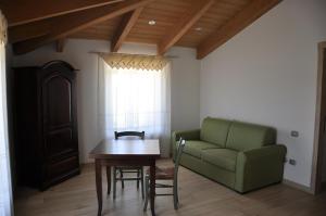 A seating area at Res Nova Il Colle