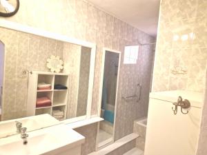 Fotografia z galérie ubytovania 2 Bedroom Beach front apartment Benalmadena v destinácii Benalmádena + 9 fotografií