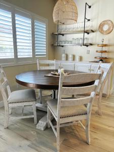 Φωτογραφία από το άλμπουμ του Fragrant Finnish Sauna & Cozy Pool with French 3br στο Λας Βέγκας