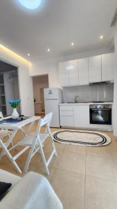 Dapur atau dapur kecil di Seasons Apartment's Vlora