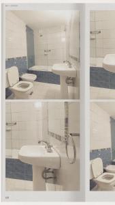 2 fotos de un baño con lavabos y aseos en Casa Villa Carlos Paz en Villa Carlos Paz