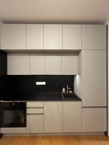 Η κουζίνα ή μικρή κουζίνα στο Main city CENTER - LUXURY - FREE PARKING - CITY VIEW