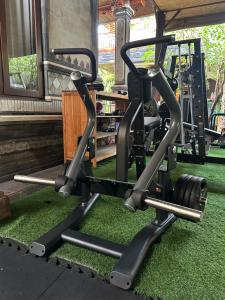 Das Fitnesscenter und/oder die Fitnesseinrichtungen in der Unterkunft Pucuk Bali Homestay
