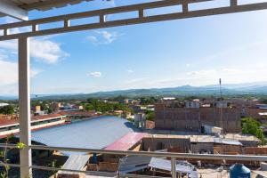 vista sulla città dal tetto di un edificio di Humazapa a Tarapoto
