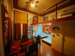 Kuchyň nebo kuchyňský kout v ubytování The Bistro House - Loft Unit - Vigan