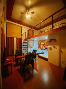 Kuchyň nebo kuchyňský kout v ubytování The Bistro House - Loft Unit - Vigan