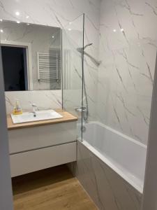 Kúpeľňa v ubytovaní VIP квартира в центре города, новостойка в ЖК Prestige Apаrtments, Ровно