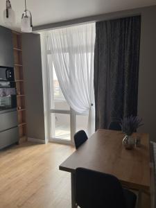 Kuchyňa alebo kuchynka v ubytovaní VIP квартира в центре города, новостойка в ЖК Prestige Apаrtments, Ровно