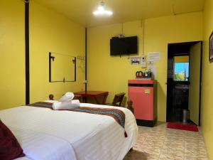 TV a/nebo společenská místnost v ubytování Khao Chang View Resort
